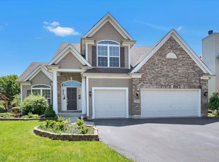 2105 Hearthstone Dr, Bartlett, IL 60103
