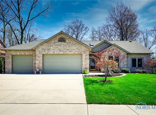 1935 Nicklaus Dr, Findlay, OH 45840