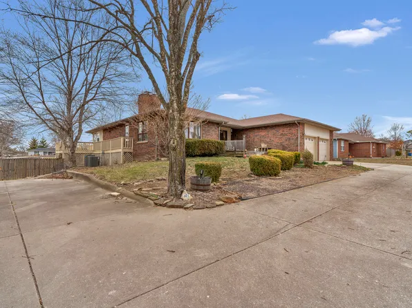 601 E Mccracken Road, Ozark, MO 65721