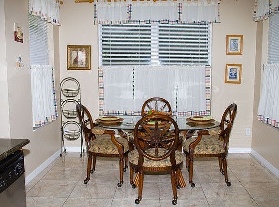 4th image of 255 Suncrest Ct