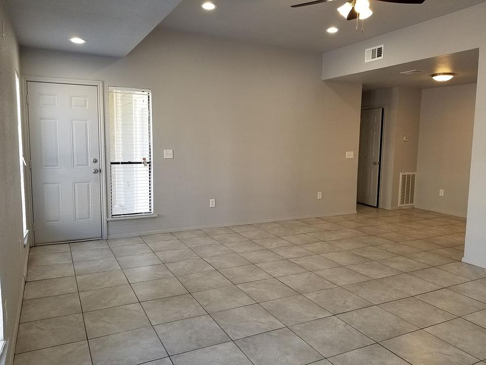 TH6 Living Rm_03202018
