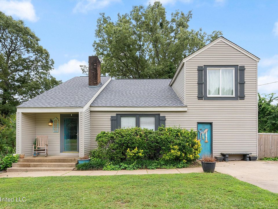 1st image of 120 Redbud Dr