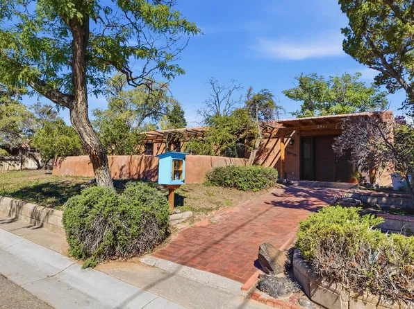 2821 Rio Vista Ct SW, Albuquerque, NM 87105