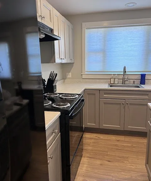 42 Thornton Ave — Photo 3