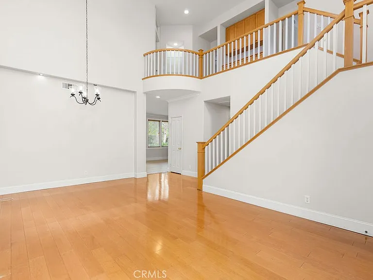 47 Silveroak — Photo 3