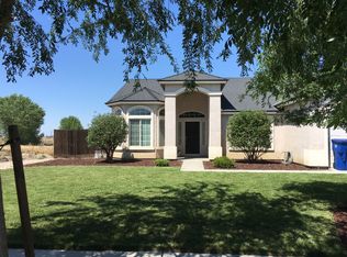 1666 Persimmon St, Lemoore, CA 93245