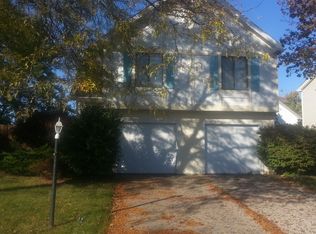 141 Abbeywood Cir, Streamwood, IL 60107