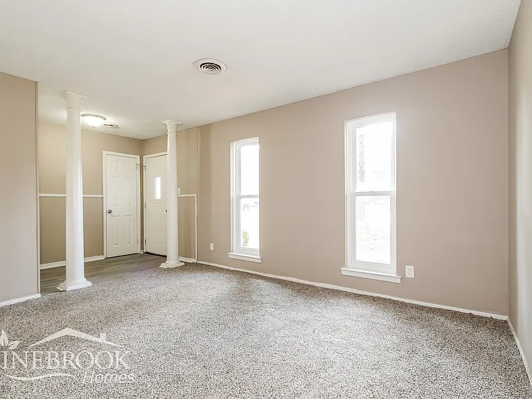 454 Mulligan Dr — Photo 4