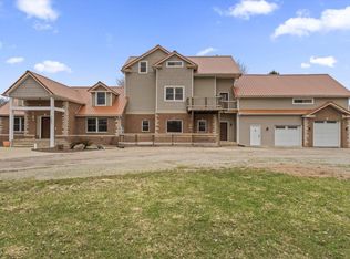 7692 N Emery Rd, Rolling Prairie, IN 46371