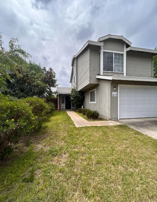 Building Photo - 4304 Calcutta Way #1
