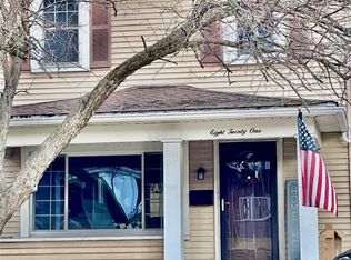 821 7th Ave, Coraopolis, PA 15108