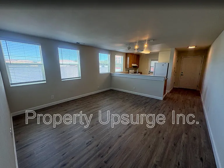140 N 6th St — Photo 9