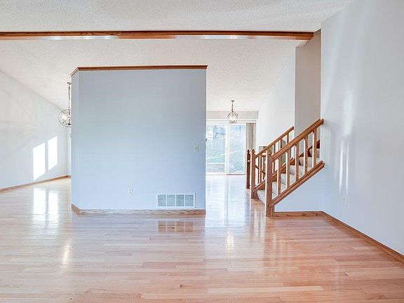 4th image of 14813 Interlachen Ln