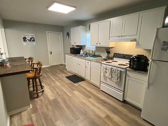 4th image of 378 S Baxter St #B