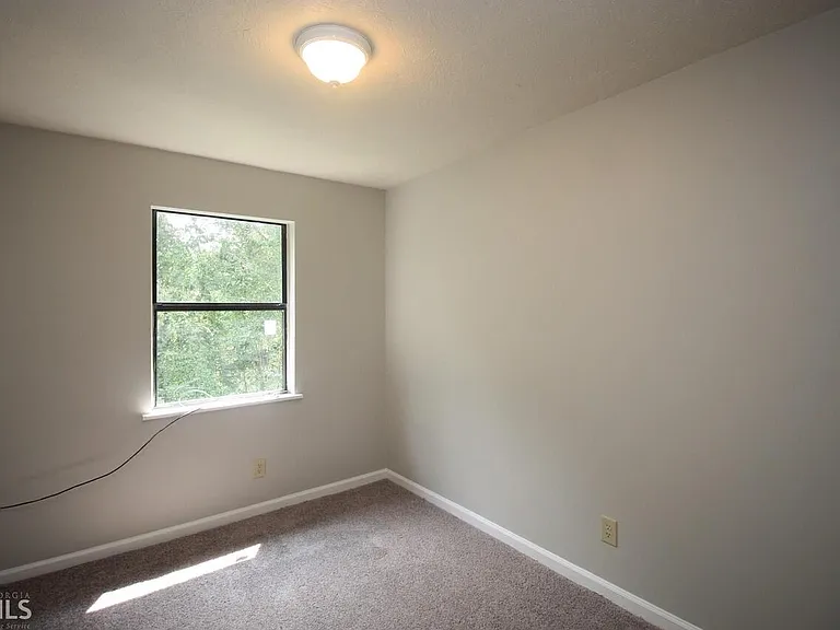 212 Wesley Way — Photo 9