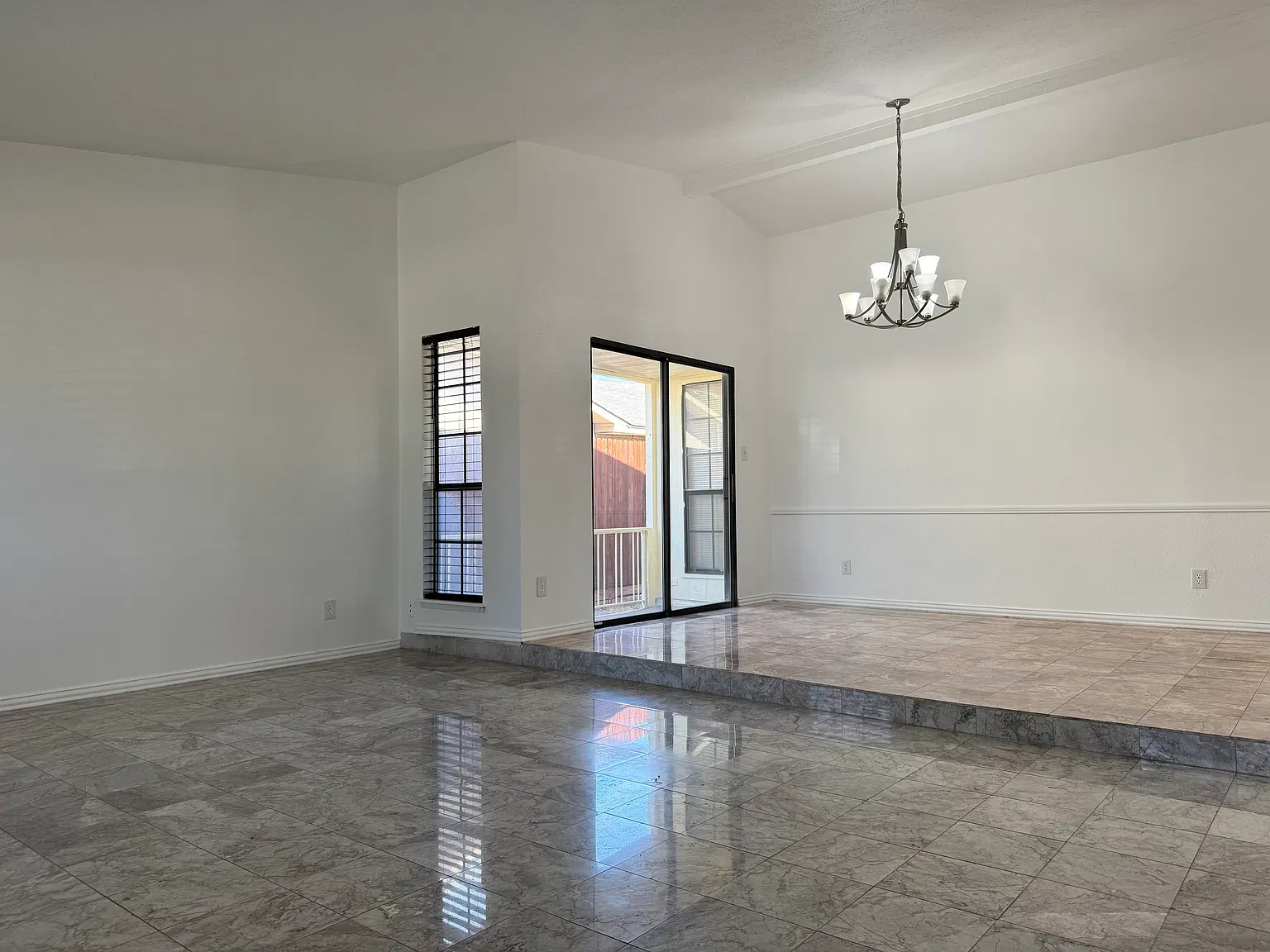 4 bed, 2110 sqft, $2,300 — Photo 3