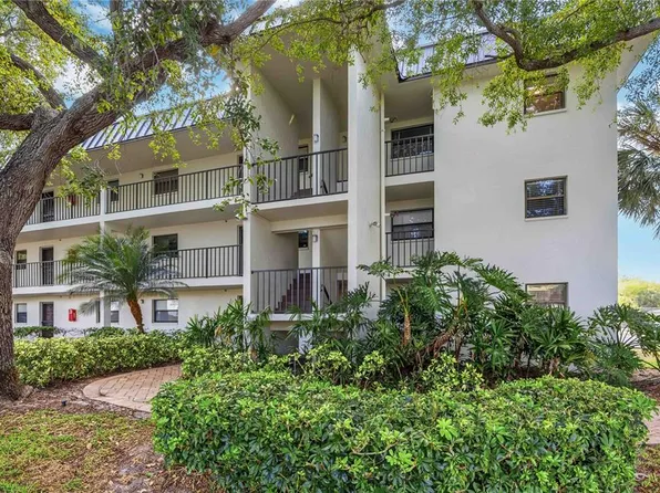 104 Capri Isles Blvd APT 301, Venice, FL 34292