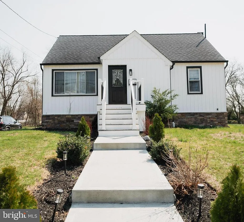 3 bed, 2.0 bath, 1471 sqft, $3,000 — Photo 1