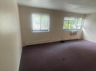 501 E Dogwood Ln, Mount Prospect, IL 60056