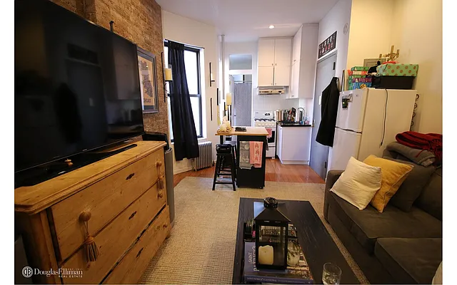 Rented by Douglas Elliman | media 20