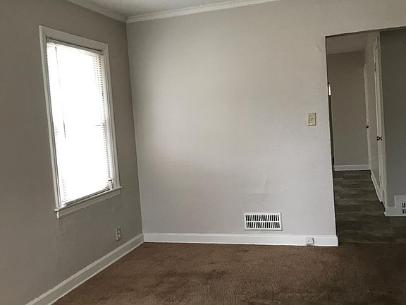4th image of 5801 Chestnut Ave