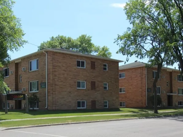 908 18th St S #4, Moorhead, MN 56560