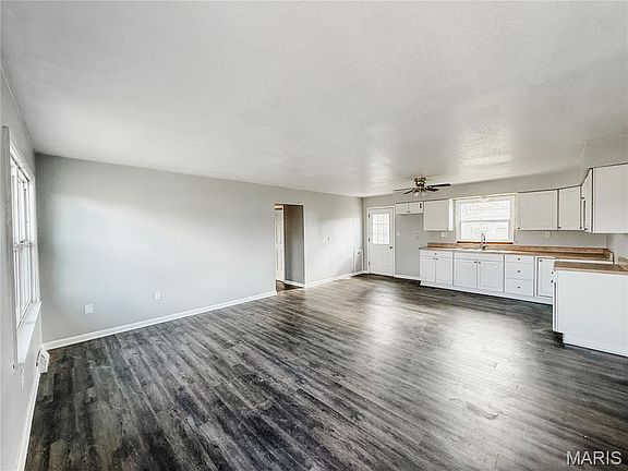 3rd image of 584 W Center St