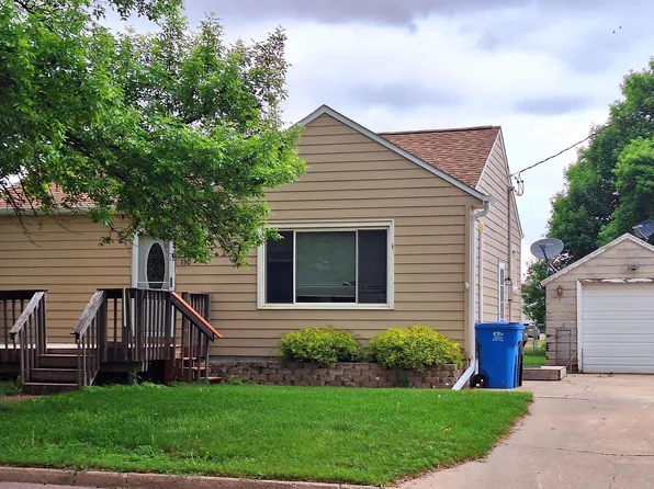 130 W Drake Ave, Salem, SD 57058