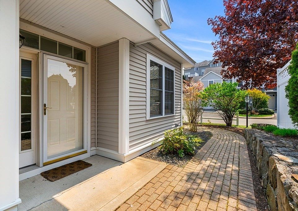 616 Devenwood Way #616, Clinton, MA 01510 | Zillow