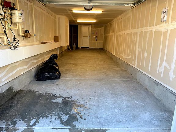3rd image of 659 Blackbury Ln