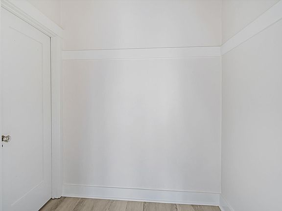 4th image of 3255 Sacramento St APT 2