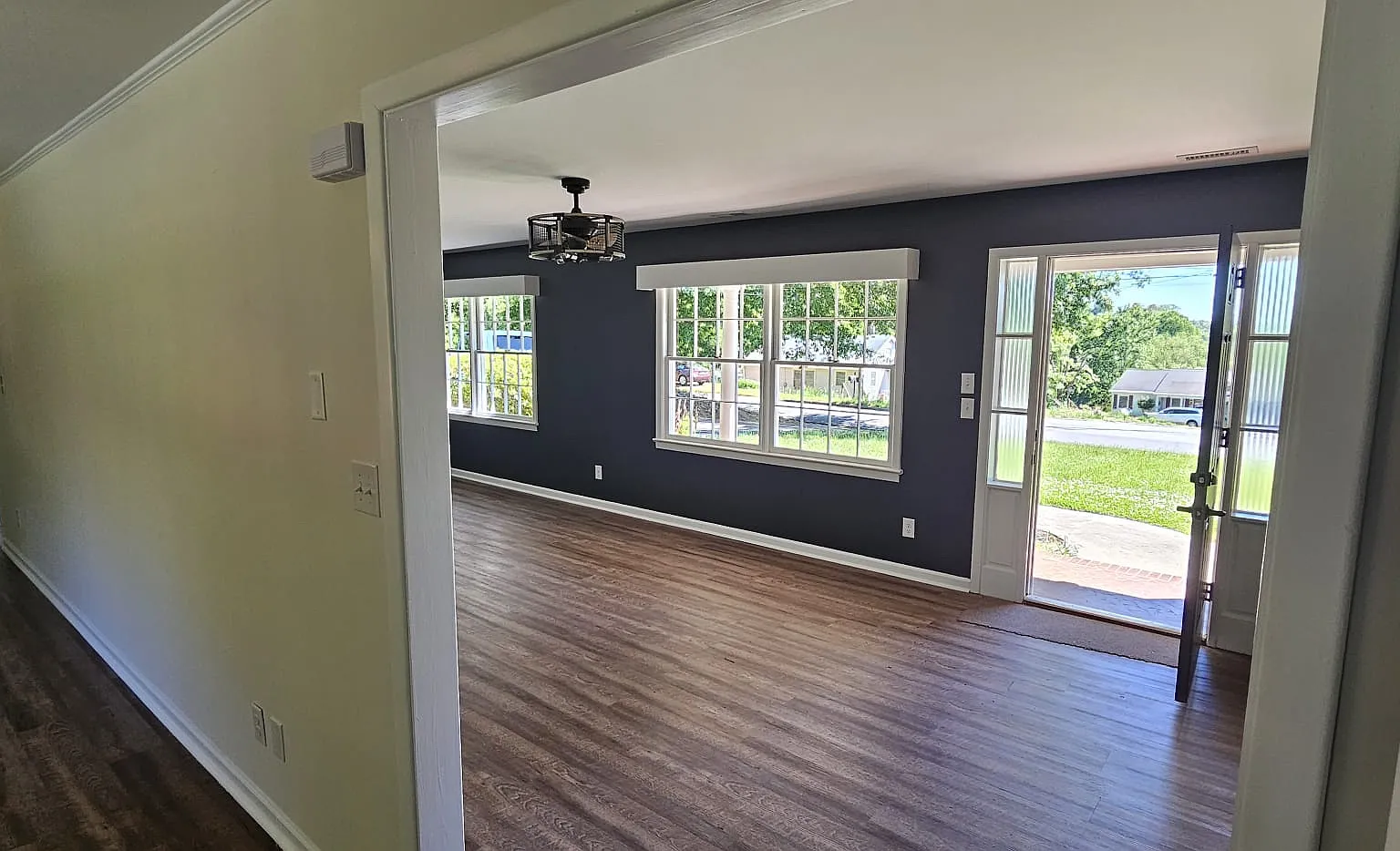 4 bed, 2038 sqft, $2,750 — Photo 2