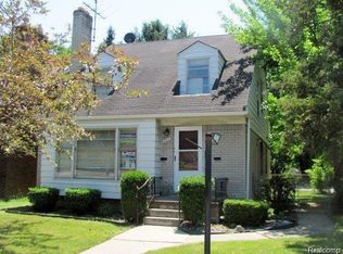 18914 Chester St, Grosse Pointe, MI 48236