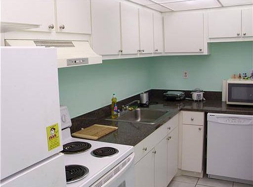 3rd image of 1000 West Ave APT 215