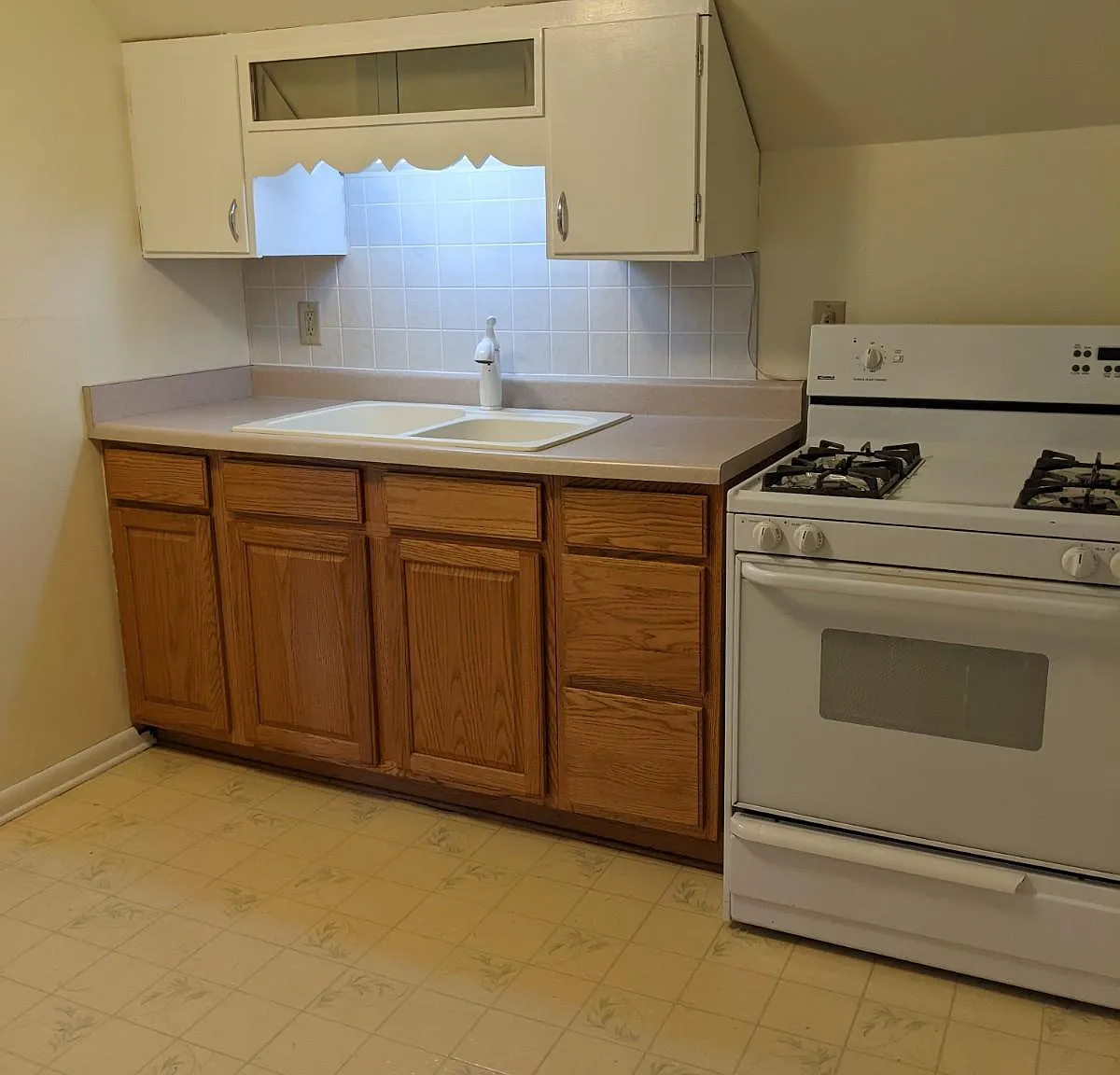 1 bed, 700 sqft, $950 — Photo 2