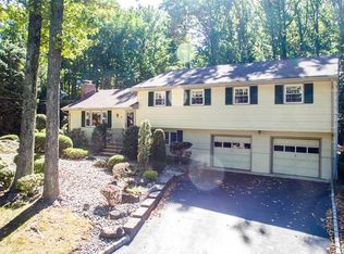 18 Huntington Rd, Edison, NJ 08820