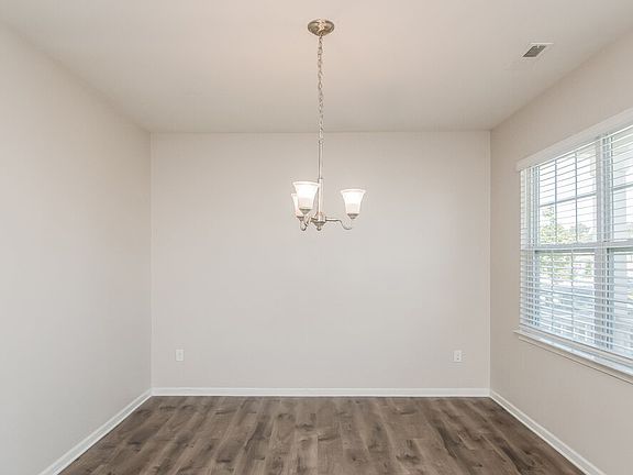 5th image of 674 River Dell Townes Ave
