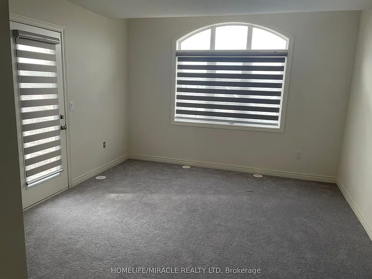 460 Silver Maple Rd — Photo 16