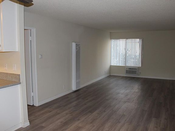 2nd image of 5851 Hazeltine Ave APT 114