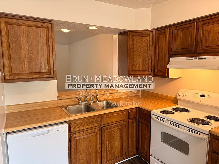 9116 Parktop Ln #B — Photo 16