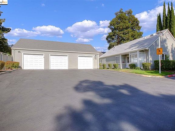 3rd image of 1647 Somerset Pl