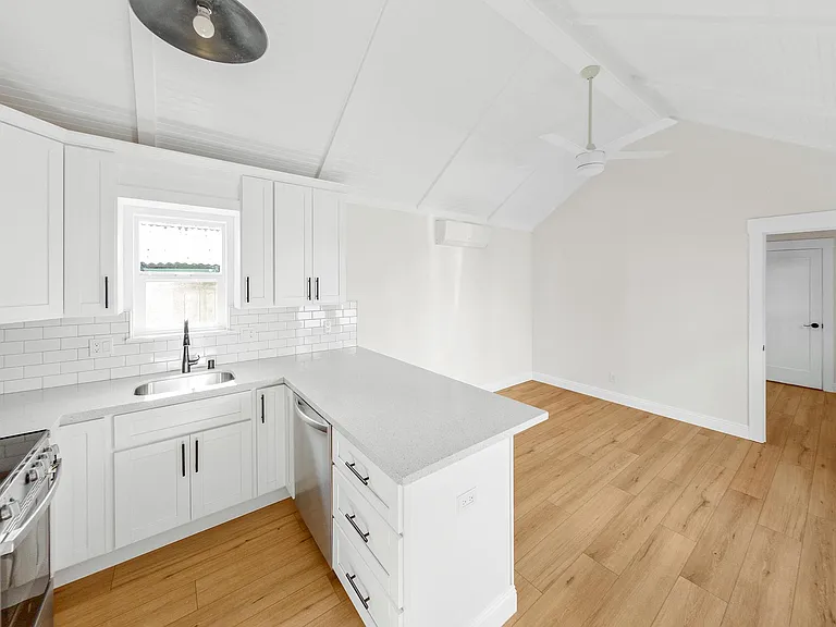 952 Park St — Photo 30
