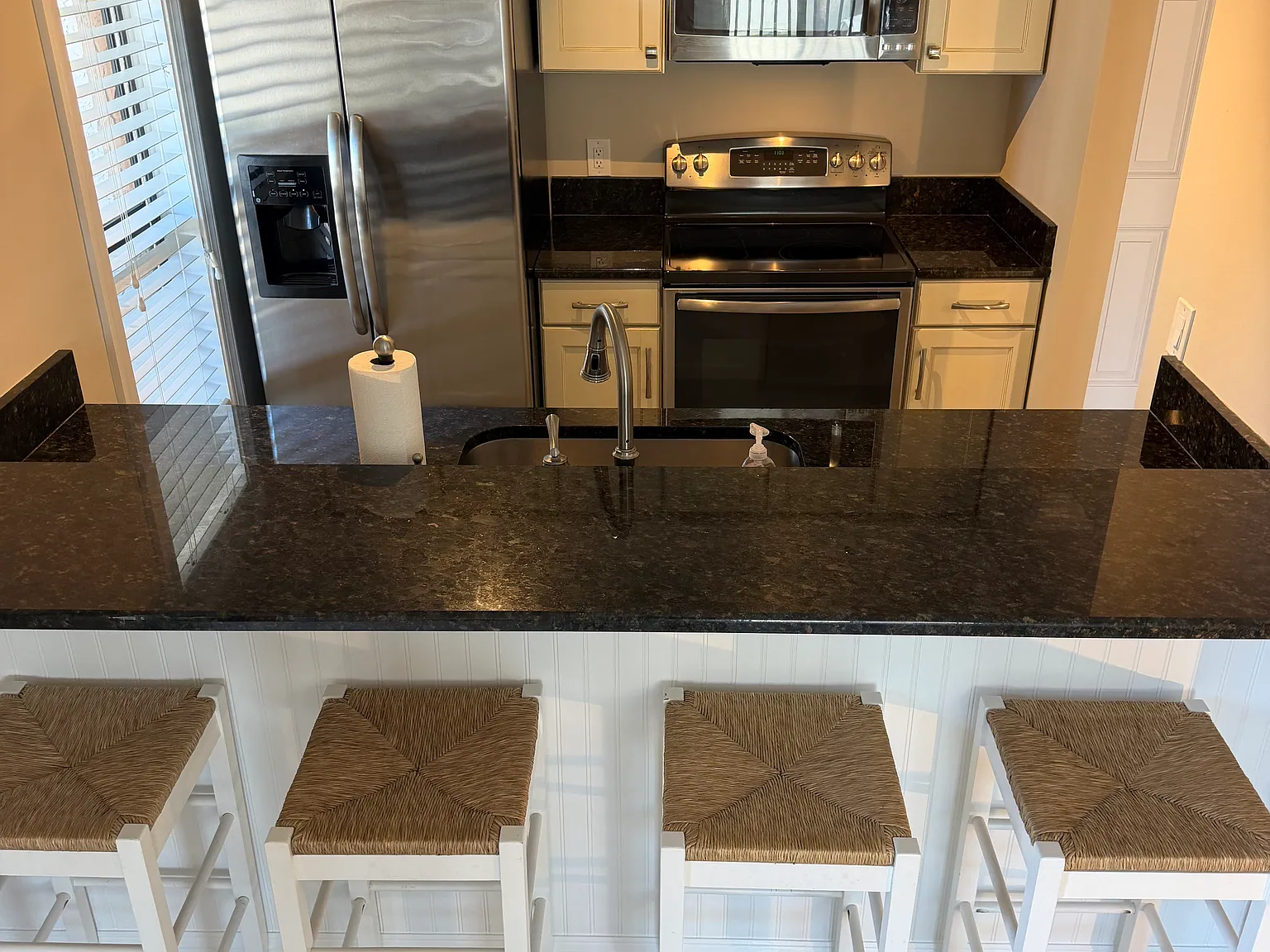 2 bed, 720 sqft, $2,250 — Photo 4
