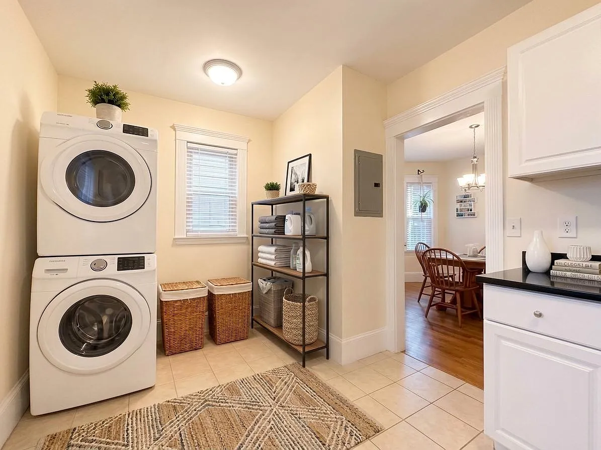 2 bed, 1100 sqft, $2,650 — Photo 3