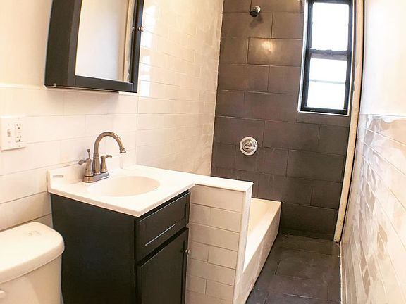 3rd image of 437 Kingston Ave APT D1