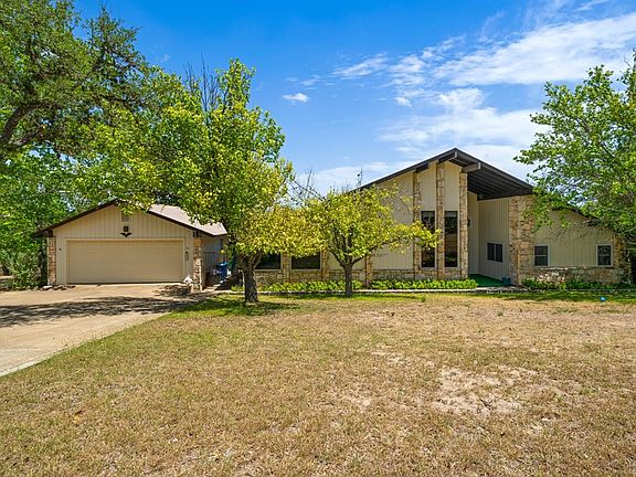 2nd image of 321 Valley Dr