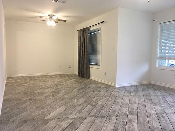 3rd image of 913 Vaquero St