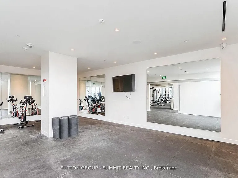 135 E Liberty St N #1507 — Photo 26