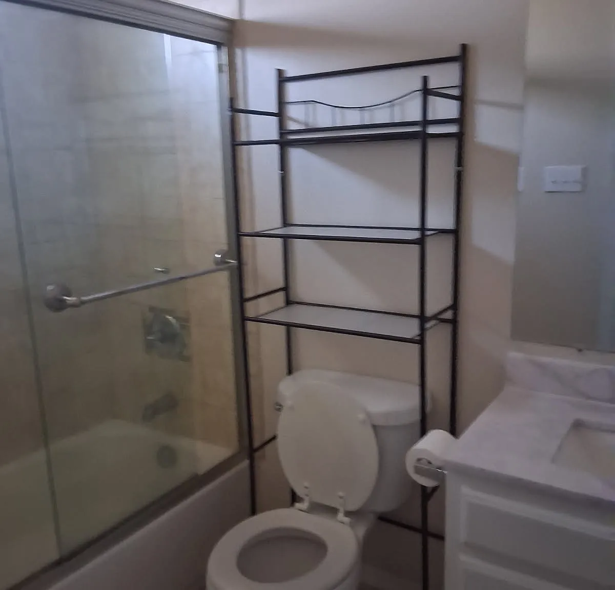 3 bed, 1100 sqft, $950 — Photo 4