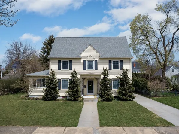 28 Farmington Ave, Longmeadow, MA 01106